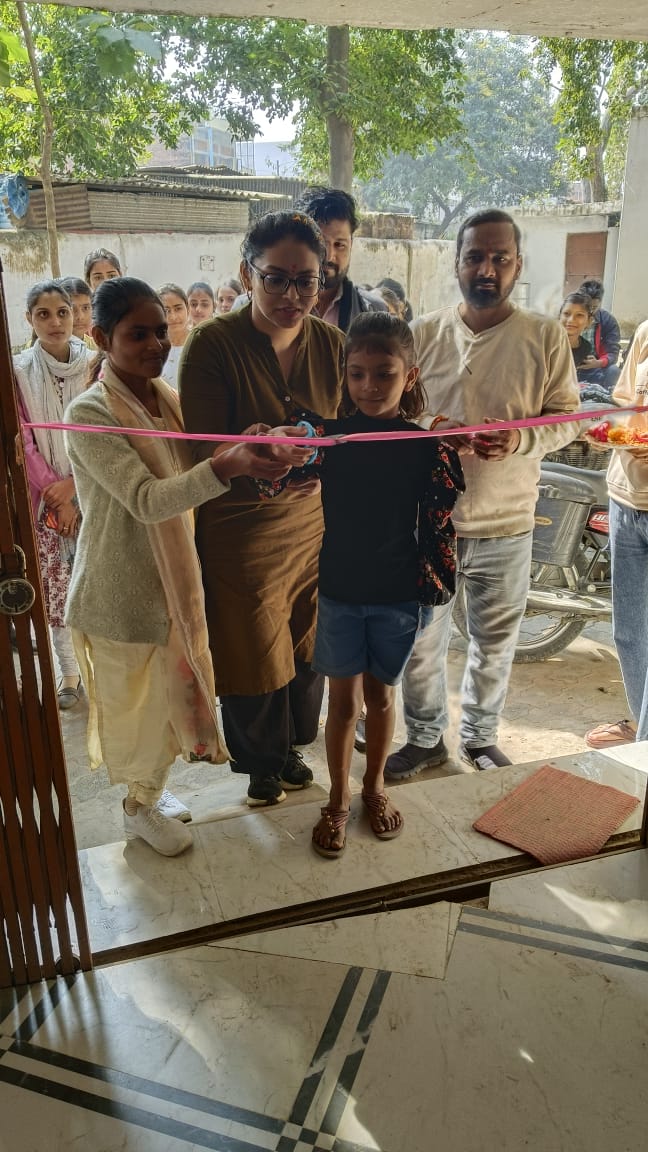 Shreya Shetty ribbon-cutting at Kaushambi workshop